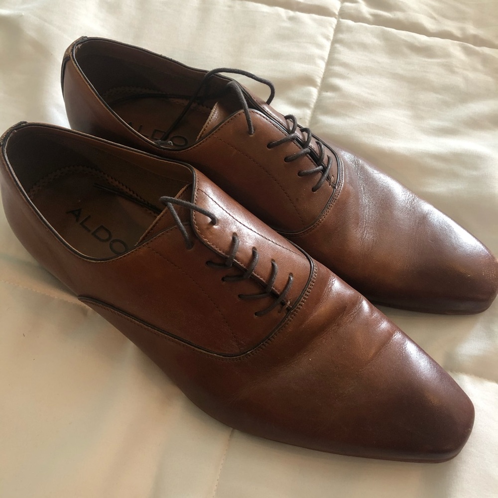 Men’s Also dress shoes. Size 10